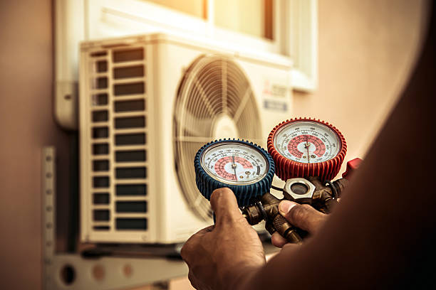 Professional Heat Pump Repair technician working in Lemont, IL